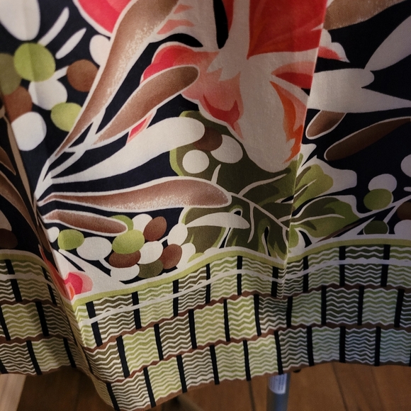 Floral Print Women's A-Line Skirt - Picture 3 of 7